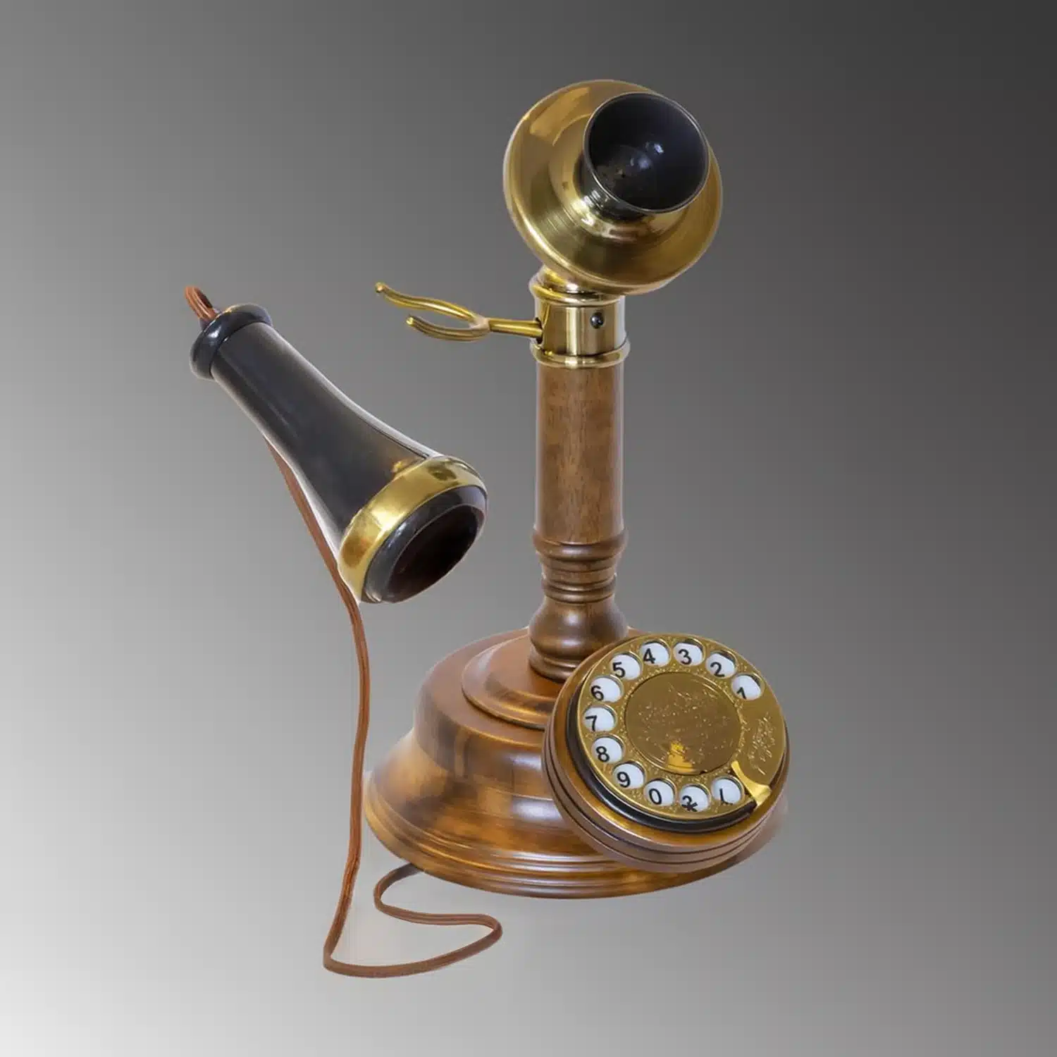 Antikes Holztelefon mit Messingelementen, Wählscheibe und separatem Hörer im Vintage-Stil